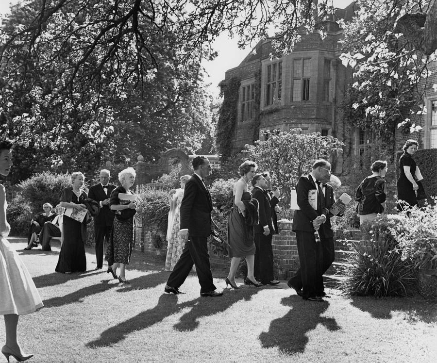 Interval At Glyndebourne Photograph by Erich Auerbach