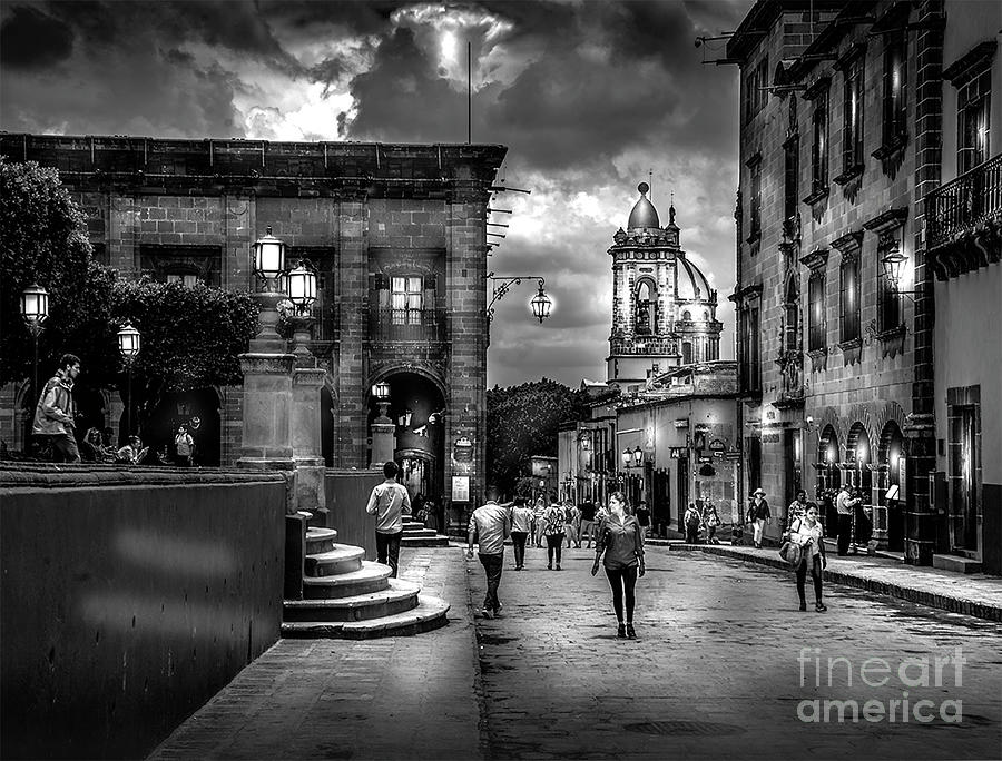 Intown by Barry Weiss Intown by Barry Weiss