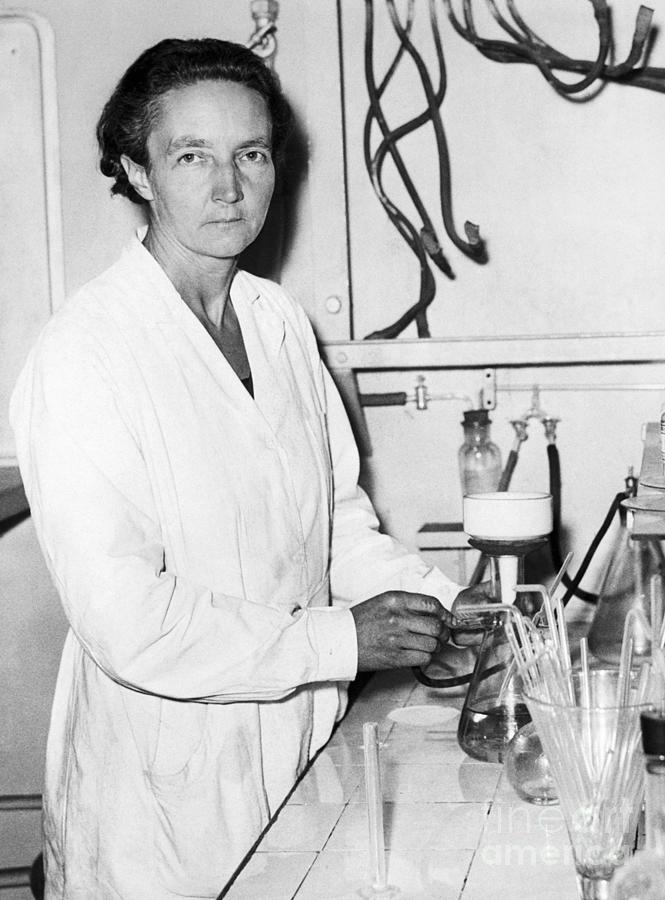 Irene Joliot-curie At Work In Laboratory Photograph by Bettmann
