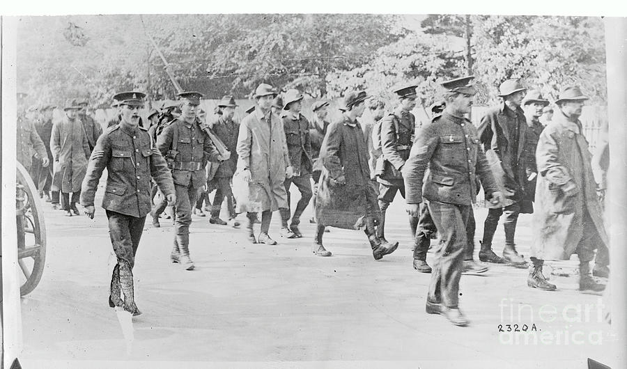 Irish Prisoners Being Taken During Sinn Photograph by Bettmann