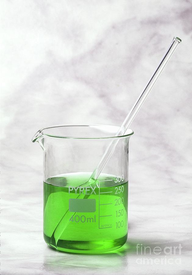 Aqueous Solution Photograph - Iron (ii) Sulphate Solution by Martyn F. Chillmaid/science Photo Library