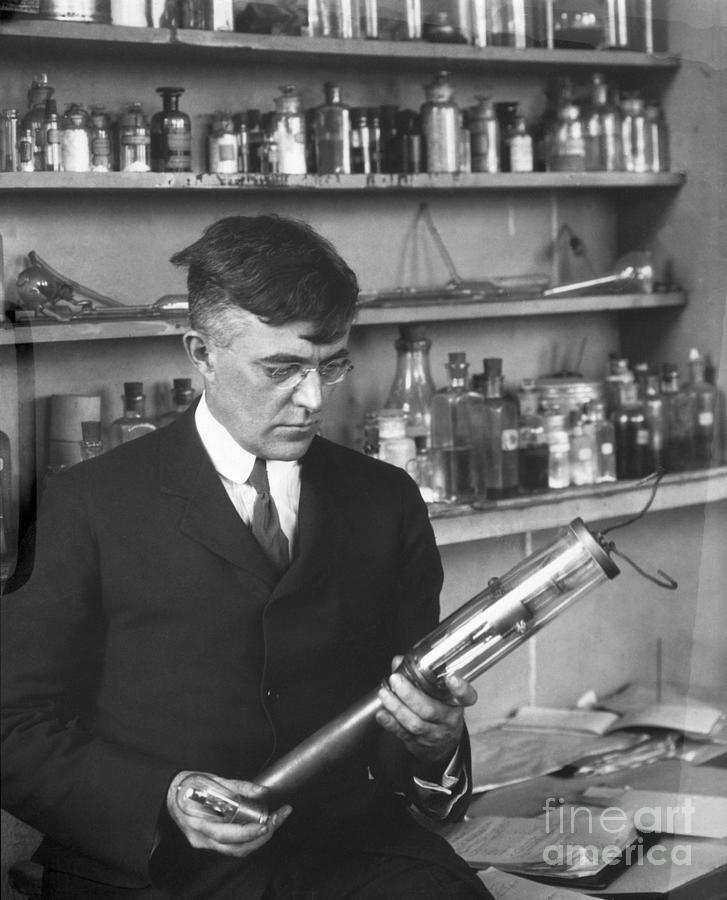 Irving Langmuir With A Radio Tube Photograph by Bettmann