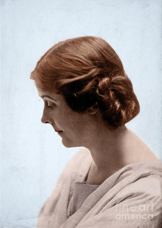 Isadora Duncan Photograph by Granger