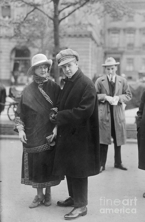 Isadora Duncan With Serge Jessinin Photograph by Bettmann