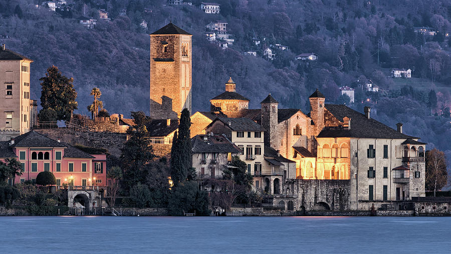 Isola Di San Giulio Photograph by Beppeverge