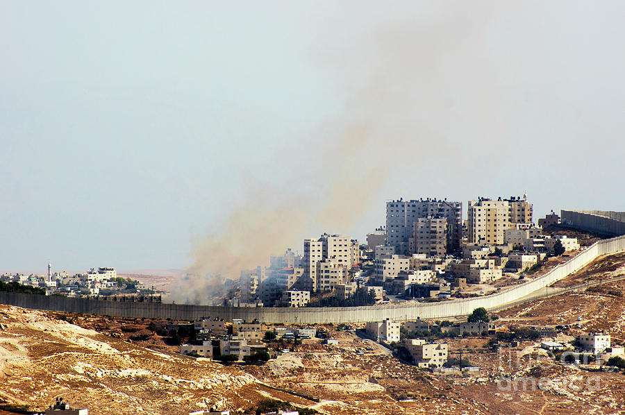 Israeli West Bank Wall Photograph By Mark Williamson Science Photo   Israeli West Bank Wall Mark Williamsonscience Photo Library 