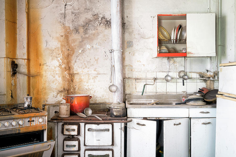 Italian Kitchen in Decay Photograph by Roman Robroek