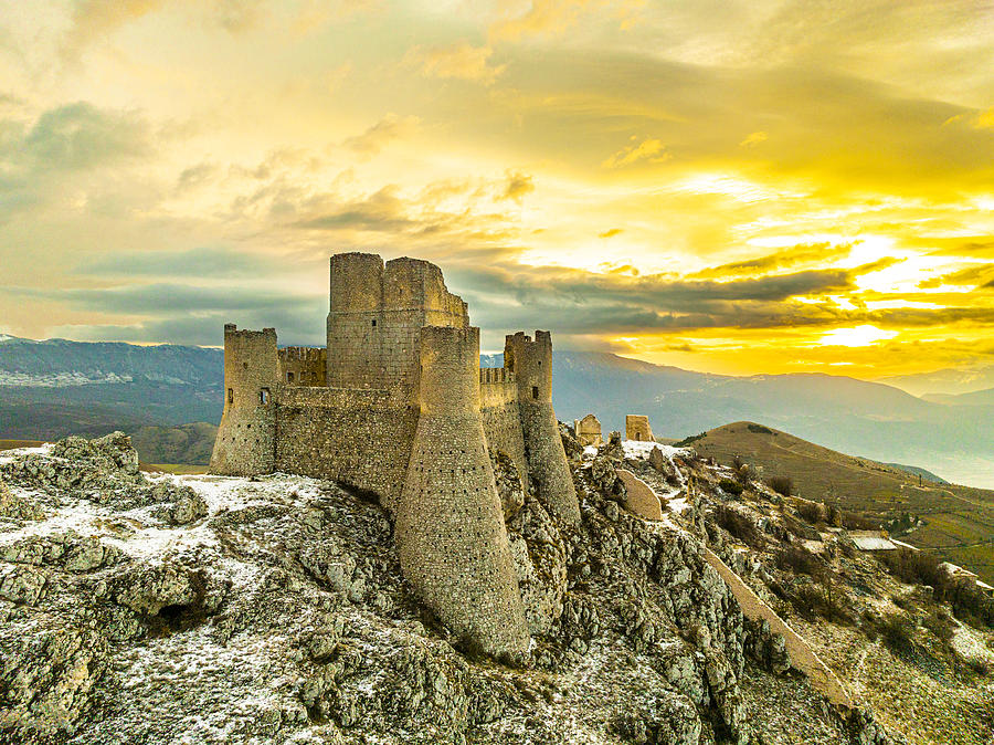 Italy, Abruzzo, Apennines, Gran Sasso National Park, Calascio, Castle ...