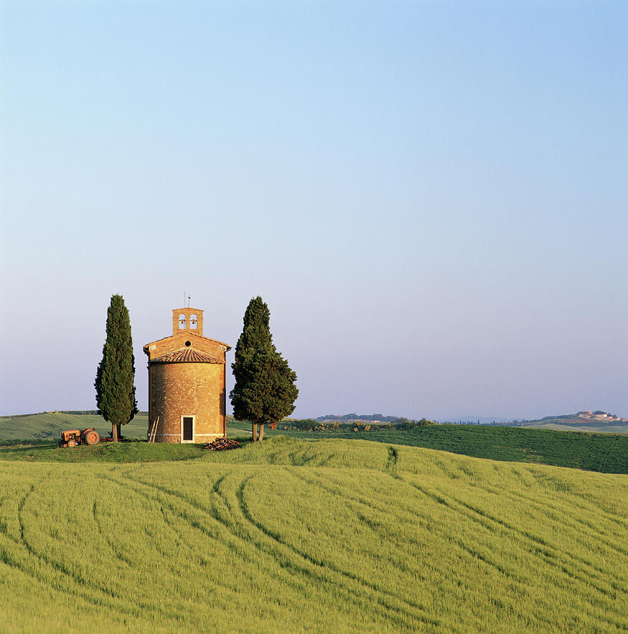 Italy, Tuscany, Val Dorcia,  Siena Photograph by Gary Yeowell