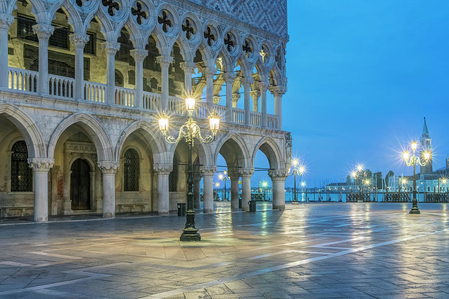 Doge's Palace Photograph - Italy, Venice Doges Palace At Dawn by Rob Tilley