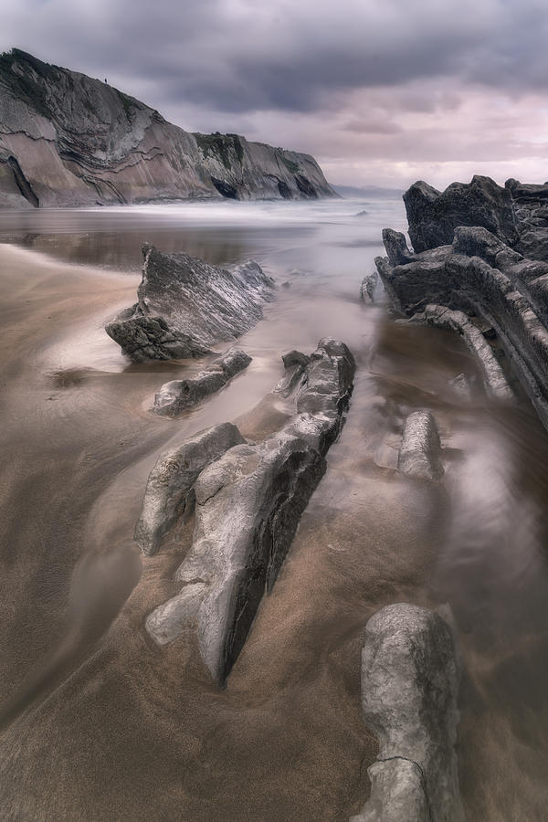 Beach Photograph - Itzurun by Oskar Baglietto