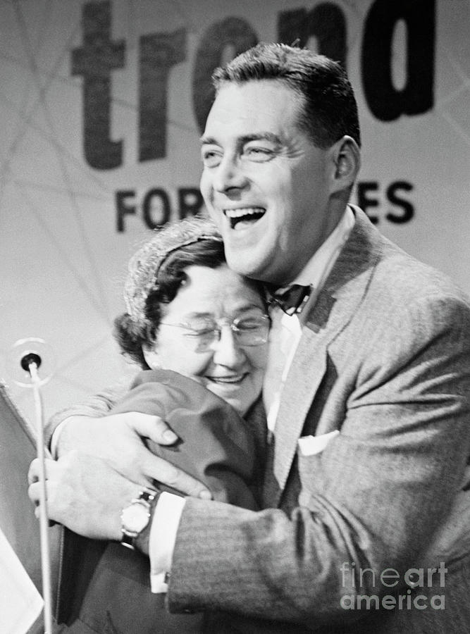 Jack Barry Embracing Ethel Richardson Photograph by Bettmann