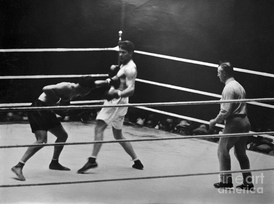 Jack Dempsey In Boxing Match With Gene Photograph by Bettmann