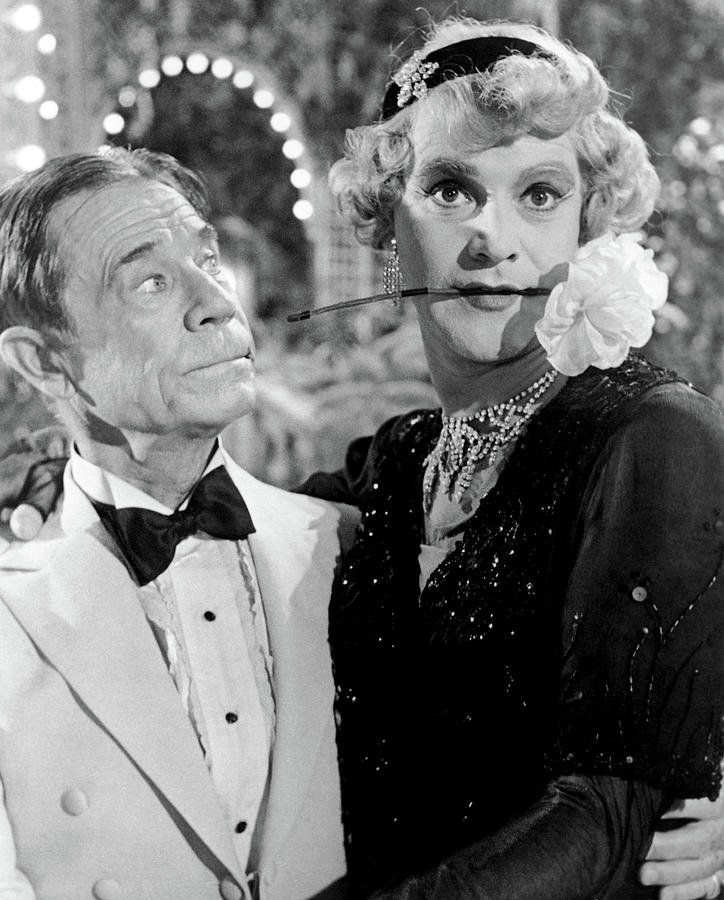 JACK LEMMON and JOE E. BROWN in SOME LIKE IT HOT -1959-. Photograph by Album