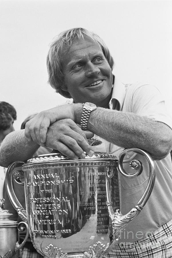 Jack Nicklaus With Pga Cup Photograph by Bettmann