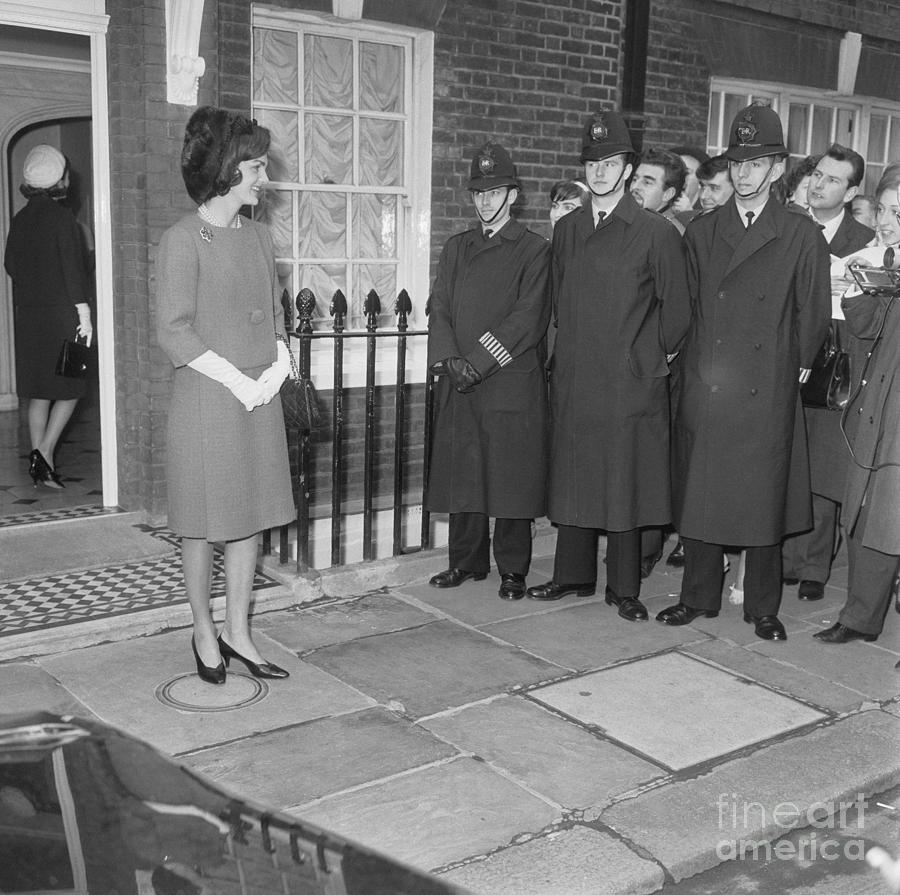 Jacqueline Kennedy And London Bobbies Photograph by Bettmann