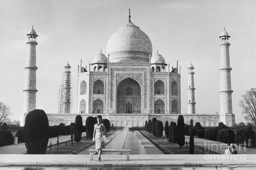 Jacqueline Kennedy In Front Of The Taj Photograph by Bettmann