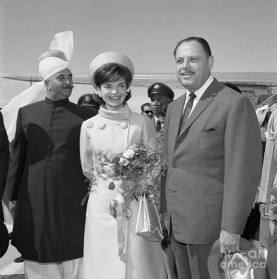 Jacqueline Kennedy In Pakistan Photograph by Bettmann