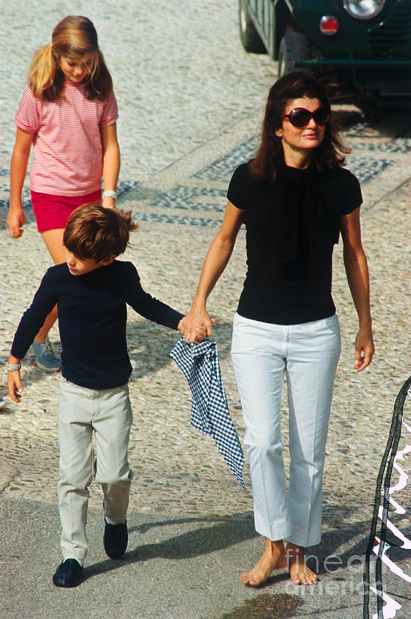 Jacqueline Kennedy Walking Photograph by Bettmann