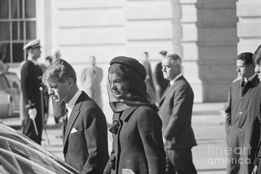 Jacqueline Kennedy Walks With Robert Photograph by Bettmann