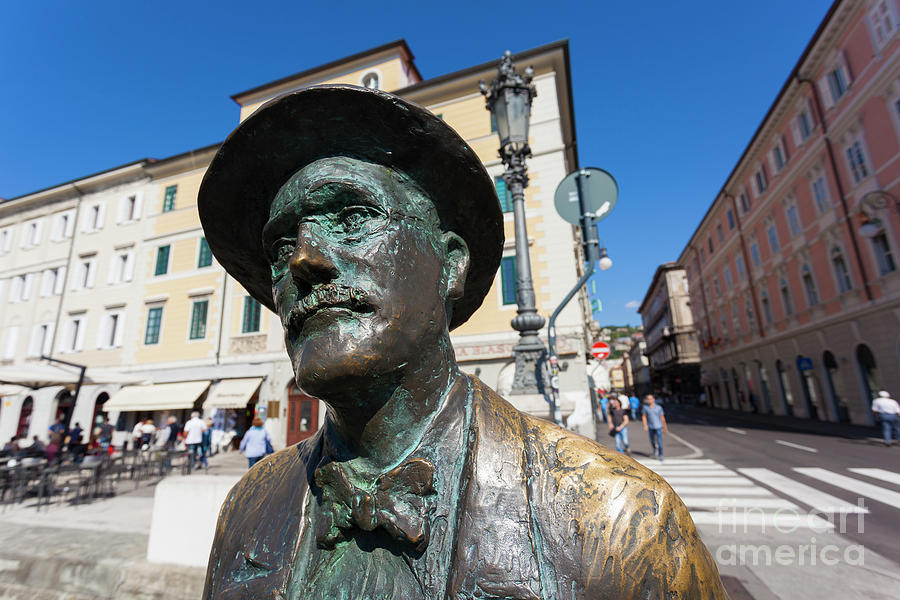 James Joyce Statue Canal Grande Trieste Friuli Venezia Giuli Photograph By Francisco Javier Gil Oreja