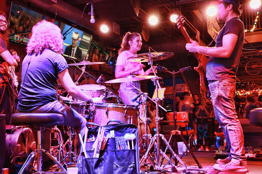 Jamming at the Tin Roof - Nashville Photograph by Allen Beatty