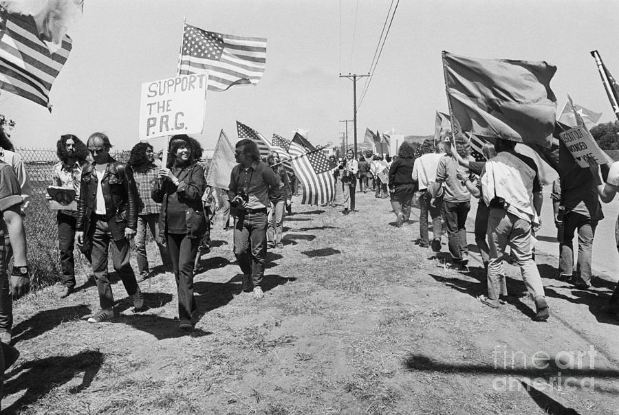 Jane Fonda Leads A Group Of Activists Photograph by Bettmann - Fine Art ...