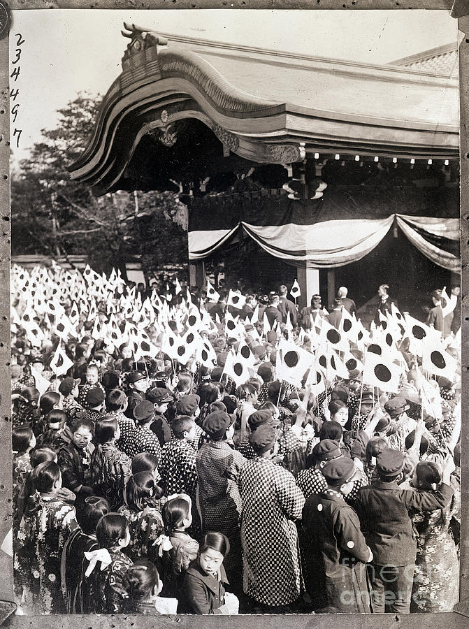 Japanese Crowd Of Children With Flags Photograph by Bettmann