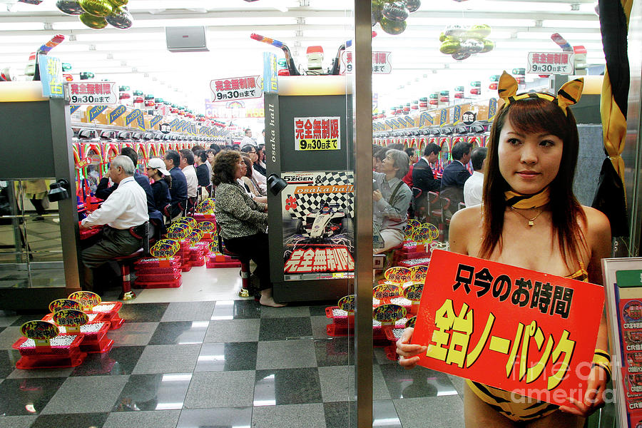 Sign Photograph - Japanese Gaming Hall by Peter Menzel/science Photo Library