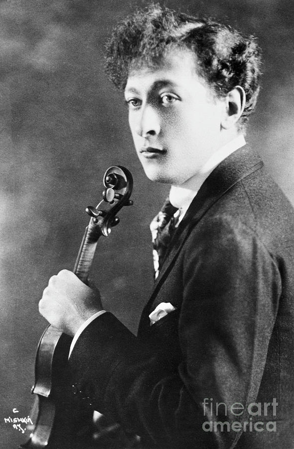 Jascha Heifetz Holding Violin Photograph by Bettmann - Fine Art America