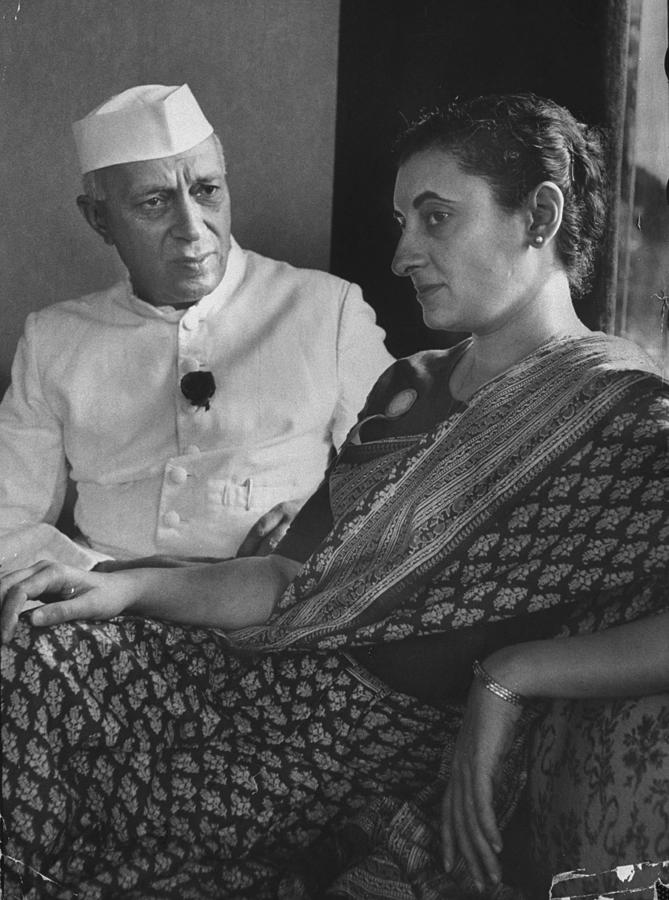 Jawaharlal Nehru & Familyindira Gandhi Photograph by Lisa Larsen