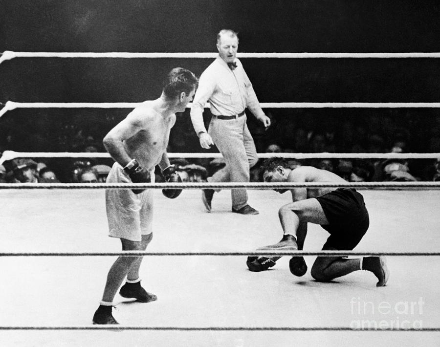 J.dempsey On Canvas G.tunney Boxing Photograph by Bettmann