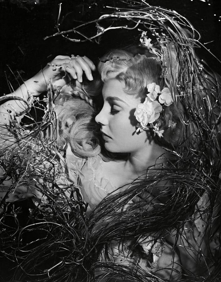 JEAN SIMMONS in HAMLET -1948-. Photograph by Album JEAN SIMMONS in HAMLET -1948-. Photograph by Album