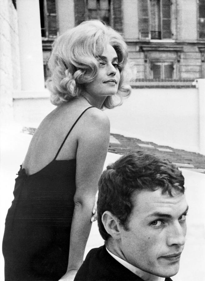 Jeanne Moreau Et Claude Mann In 1962 by Keystone-france