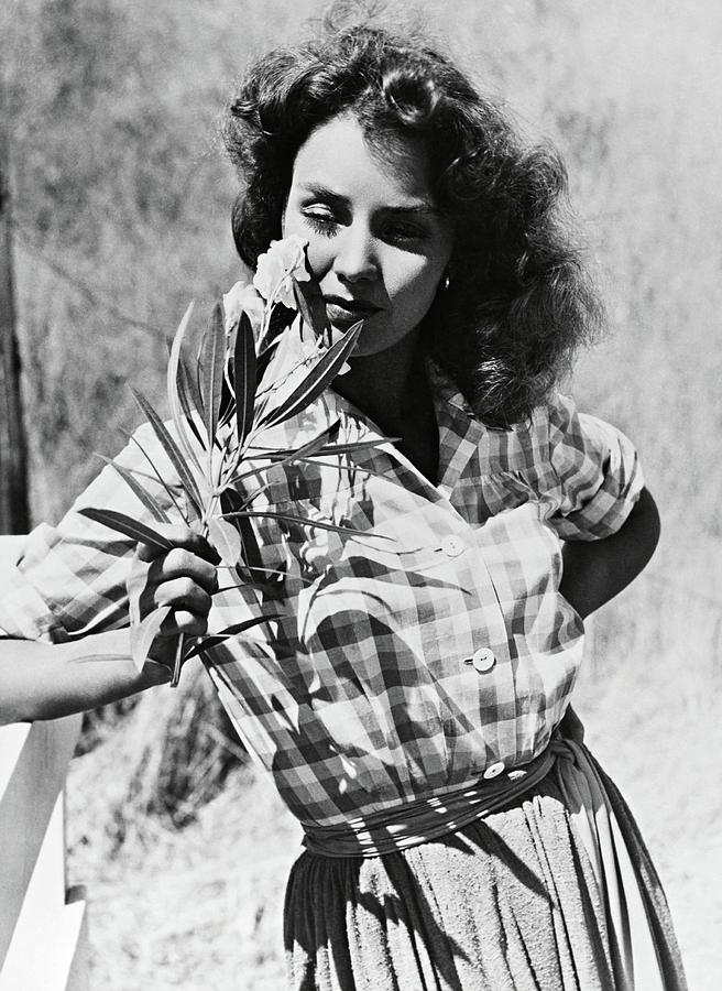 JENNIFER JONES in DUEL IN THE SUN -1946-. Photograph by Album