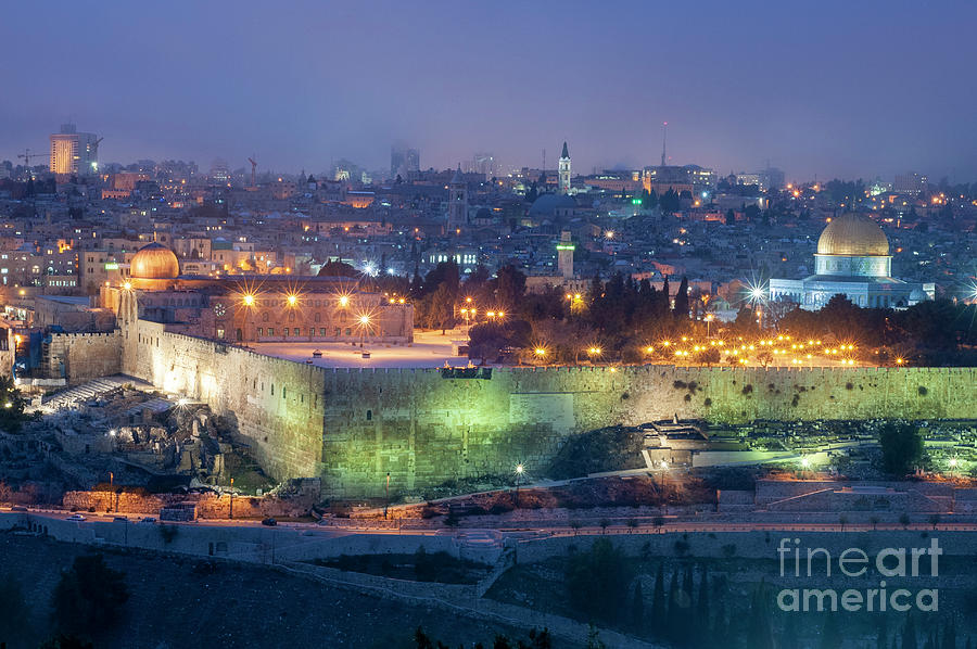 Jerusalem Photograph by Marco Ansaloni / Science Photo Library