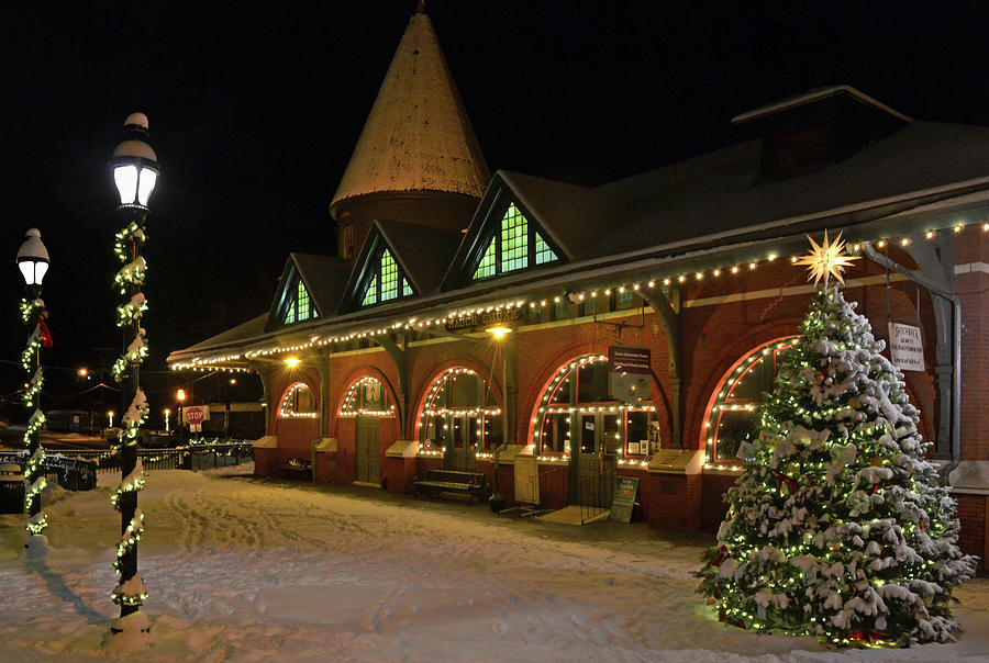Jim Thorpe Train Station at Christmas Photograph by Desha Pixels