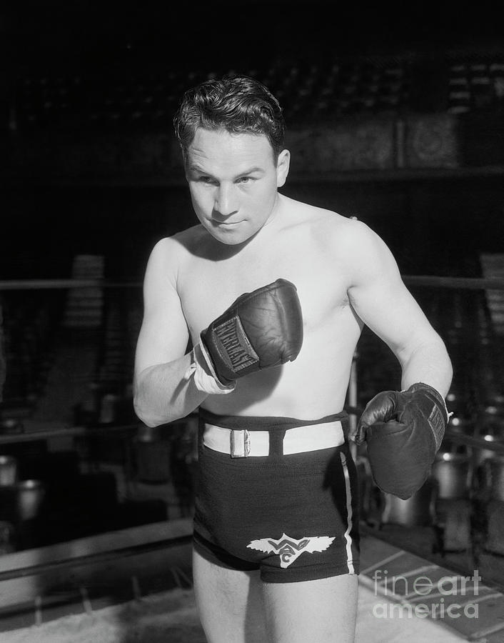 Jimmy Mclarnin Posing In A Boxing Stance Photograph by Bettmann