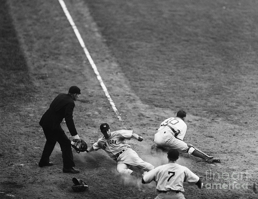 Joe Di Maggio Sliding Safely Home, 1941 Photograph by Bettmann Joe Di Maggio Sliding Safely Home, 1941 Photograph by Bettmann