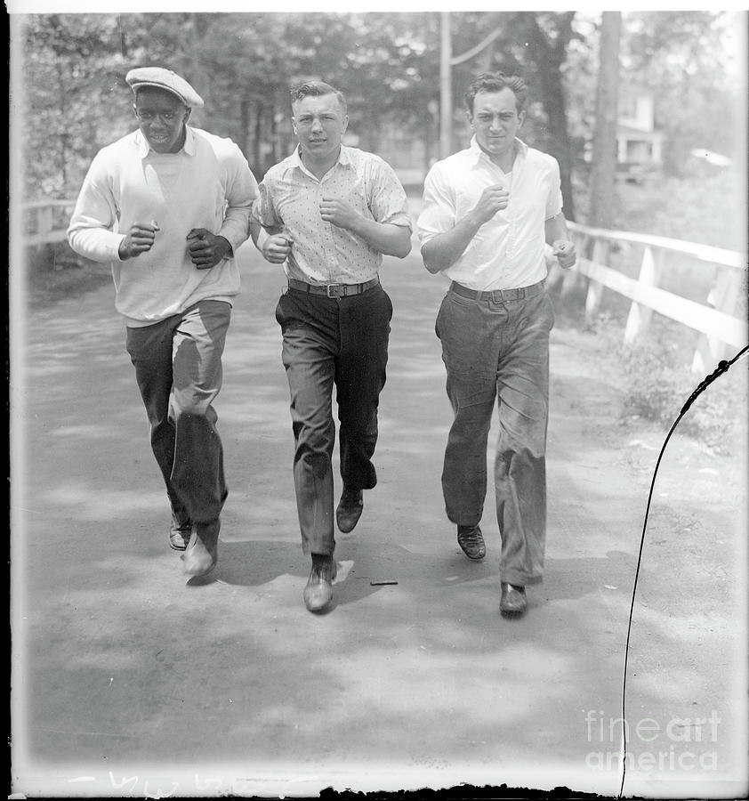 Joe Jeanette Running With Fellow Boxers Photograph by Bettmann