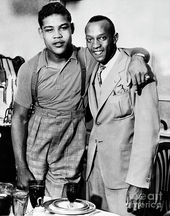 Joe Louis And Jesse Owens Photograph by Bettmann