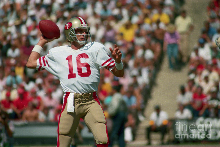 Joe Montana About To Throw Football Photograph by Bettmann Joe Montana About To Throw Football Photograph by Bettmann