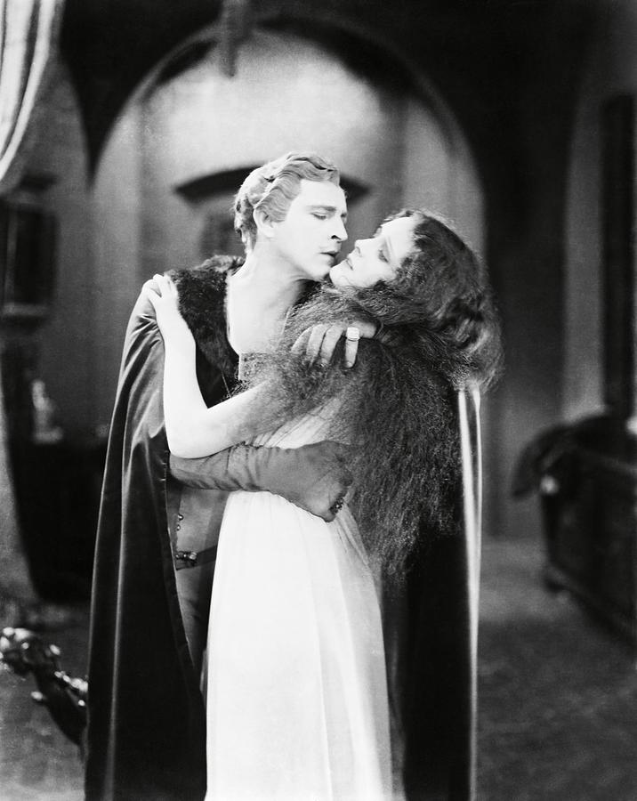 JOHN BARRYMORE and MARY ASTOR in DON JUAN -1926-. Photograph by Album
