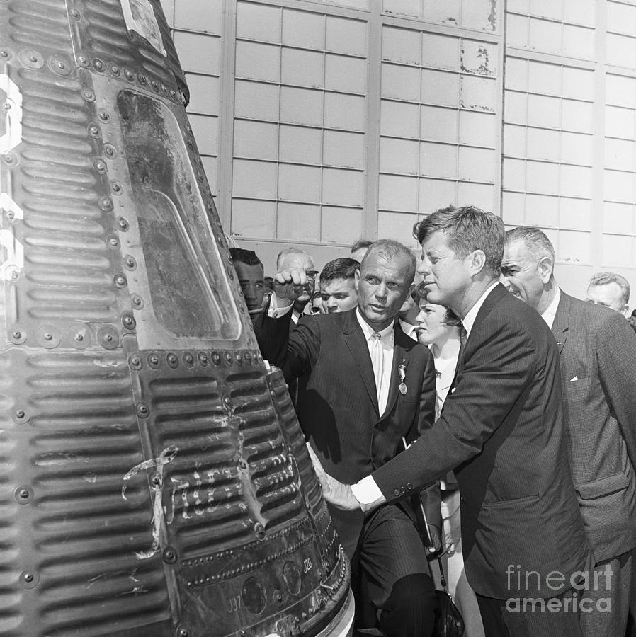 Lyndon Johnson Photograph - John F. Kennedy With John Glenn by Bettmann