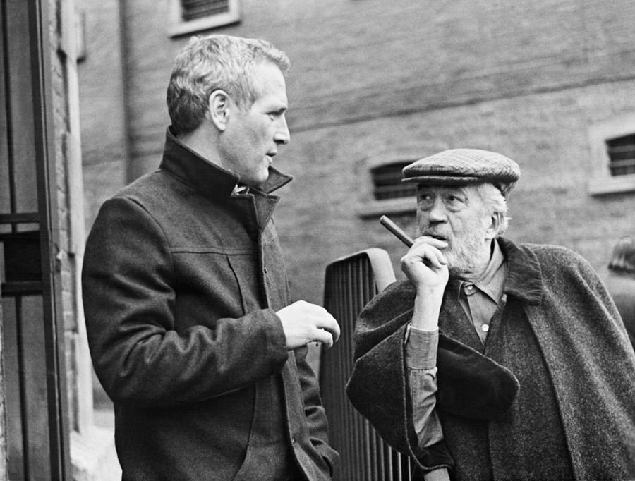JOHN HUSTON and PAUL NEWMAN in THE MACKINTOSH MAN -1973-. Photograph by Album