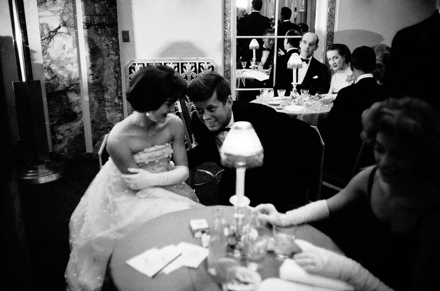 Black And White Photograph - John Kennedy And Jacqueline Kennedy by Alfred Eisenstaedt