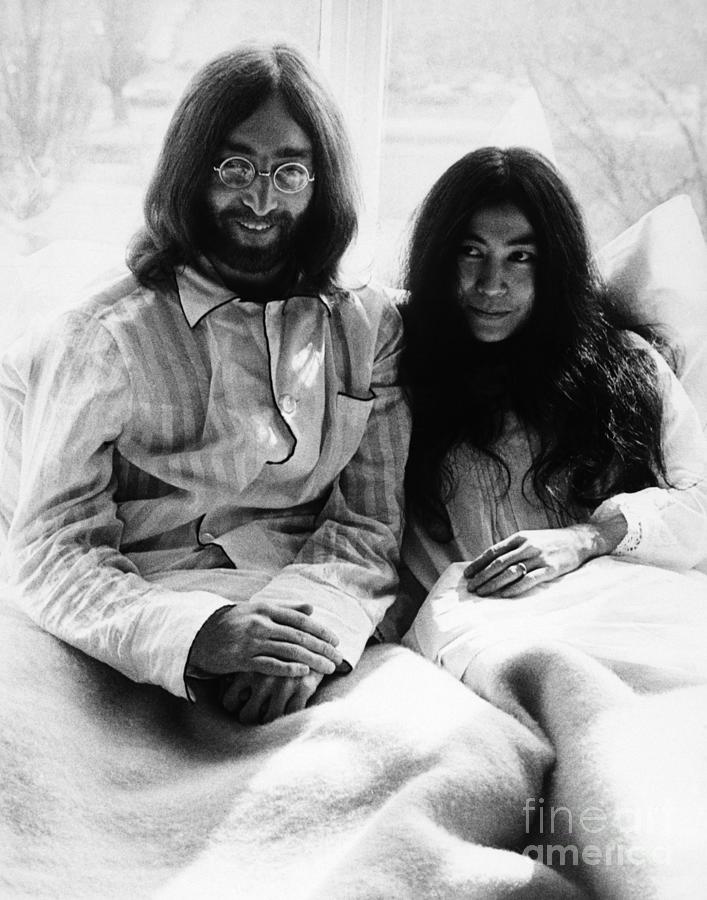 John Lennon And Yoko Ono In Bed Photograph by Bettmann
