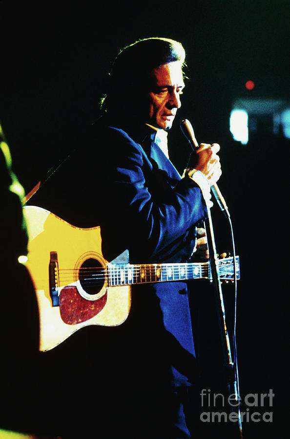 Johnny Cash Singing Photograph by Bettmann