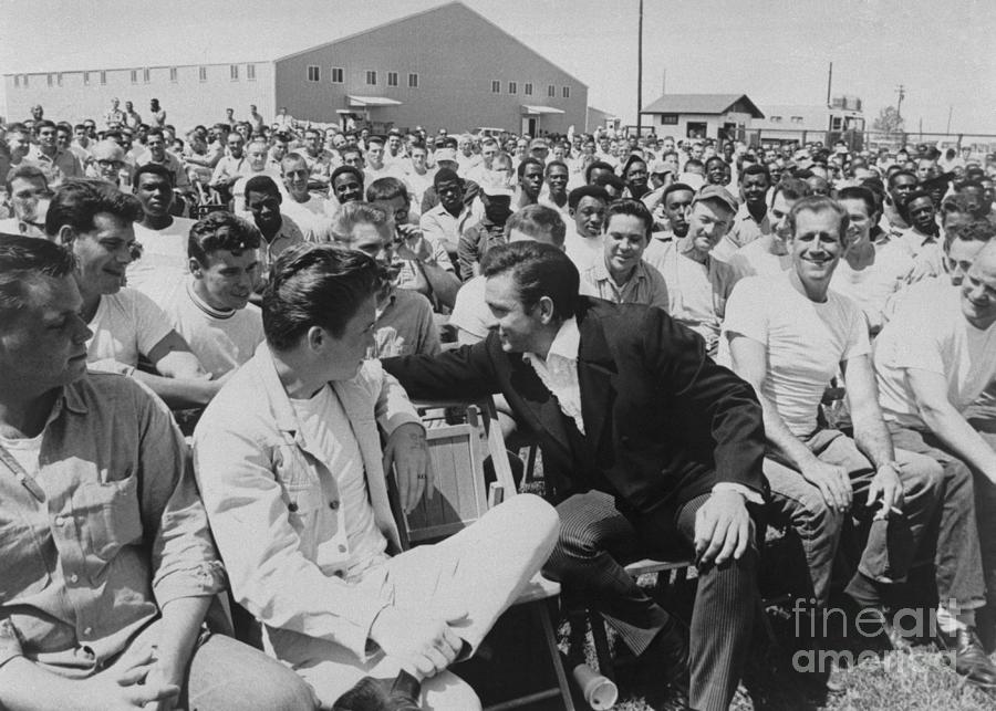 Johnny Cash Speaking To Inmates Photograph by Bettmann