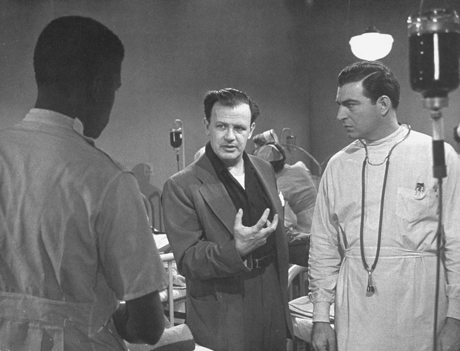 Sidney Poitier Photograph - Joseph L. Mankiewicz, Sidney Poitier, and Stephen Mcnally by Peter Stackpole